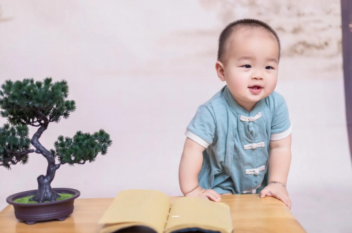 丽水六个月宝宝摇头正常吗